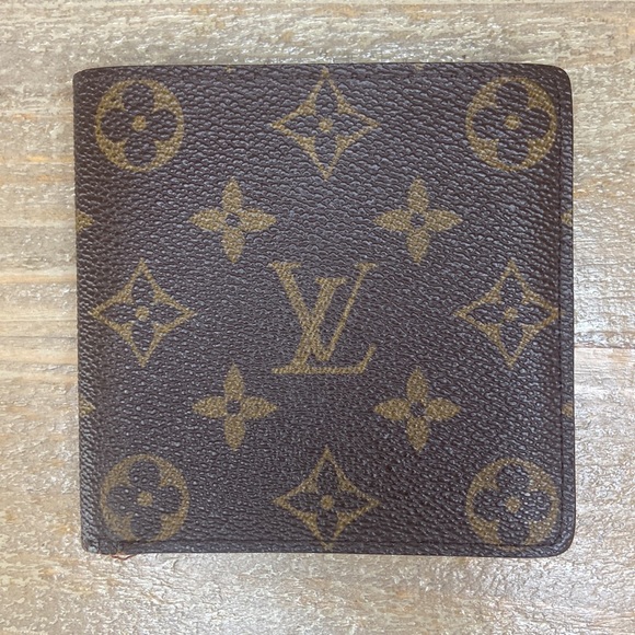 Louis Vuitton Bifold wallet - Picture 1 of 15